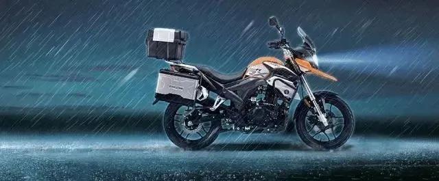 摩托车机动车道行驶应该注意哪些,下雨天摩托车的注意事项