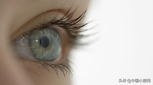 德媒：40岁以上防视力下降有高招研究指每天看深红色灯光3分钟很有效