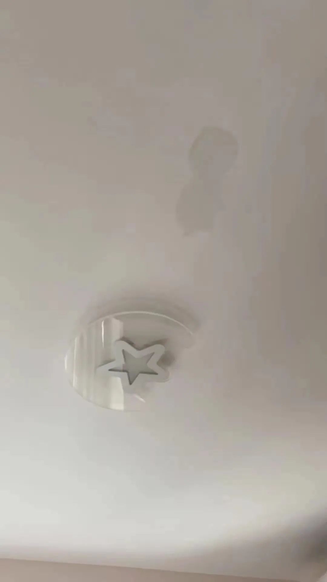 顶楼跟顶楼到底买哪个好,买顶楼房子有什么优缺点