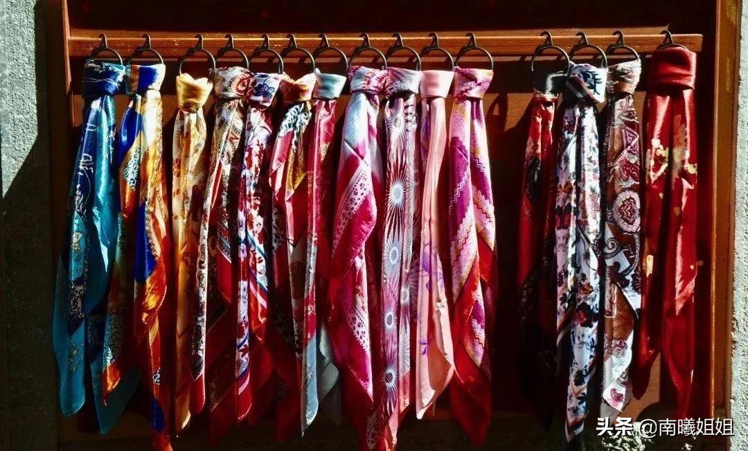 40到60岁老人这样穿减龄又显瘦,这位奶奶的搭配太显年轻了