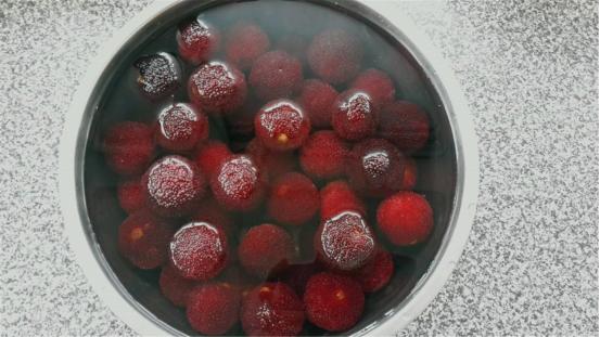 杨梅怎么才能把虫子泡出来,杨梅虫子怎么泡出来