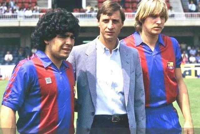 巴萨纪念克鲁伊夫,巴萨致敬克鲁伊夫