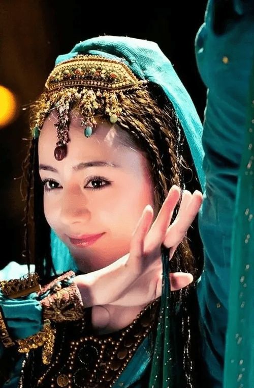 热巴小时候的照片无水印,热巴小时候皮肤