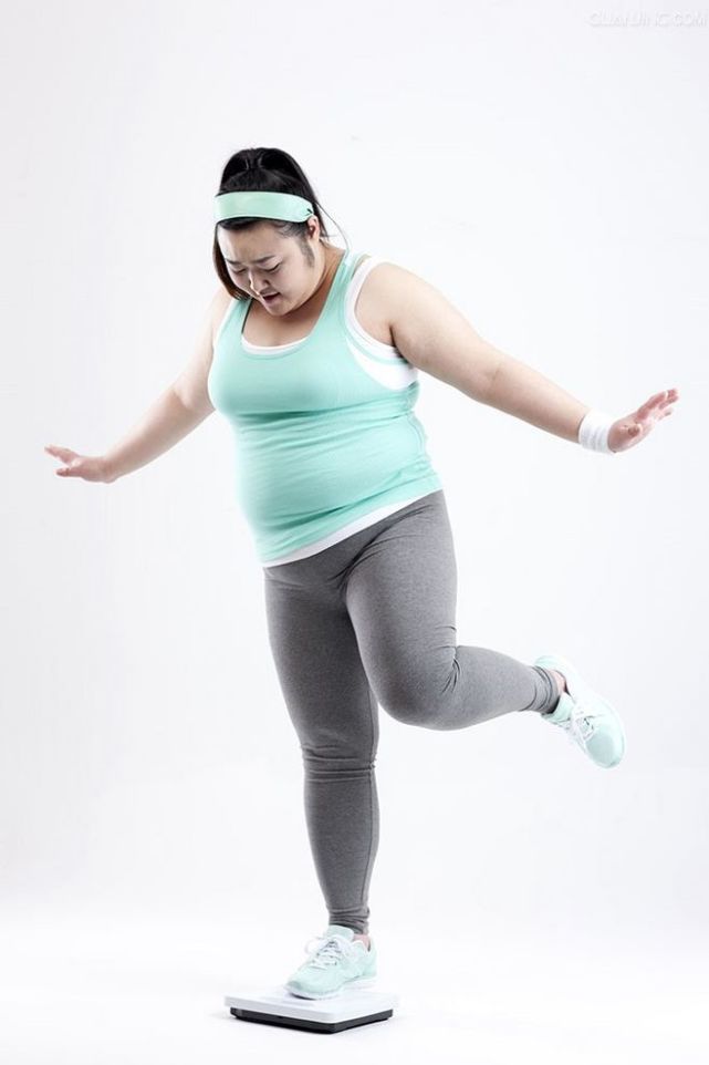 小腹松弛了怎么办？尝试做以下这几个动作，帮助你紧致小腹