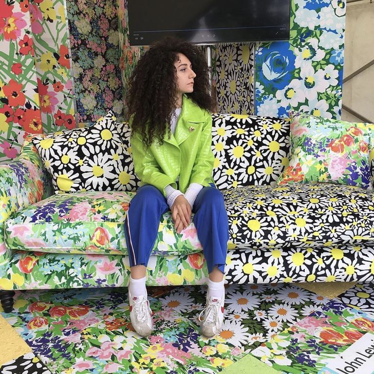 侃爷跟耐克合作鞋款,侃爷nike老爹鞋