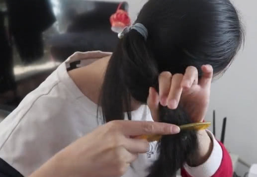 头上秃了一小块能治好吗,头上秃了一小块是什么原因还疼