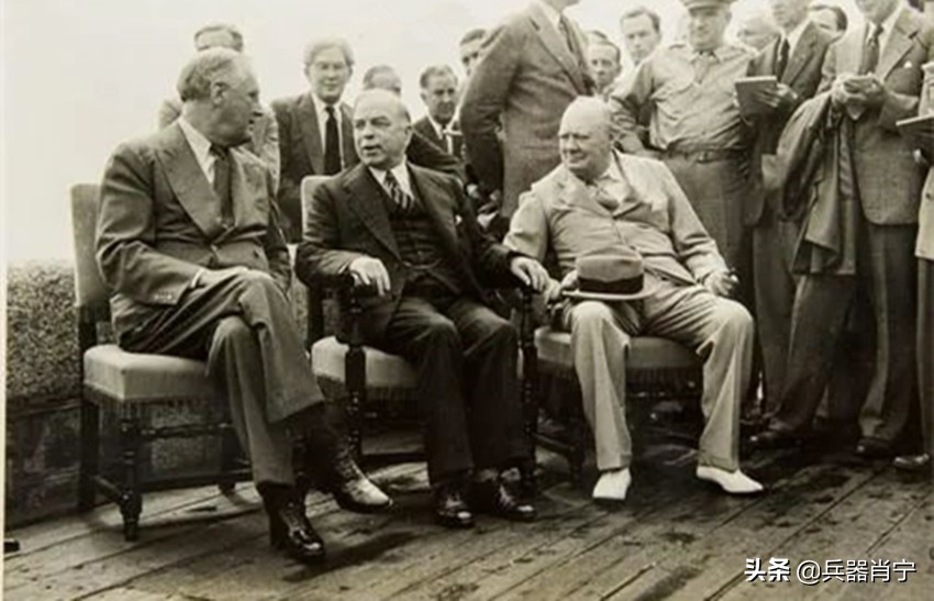 只是个巧合？澳大利亚前脚撕毁法国订单，英国随即宣布重磅消息