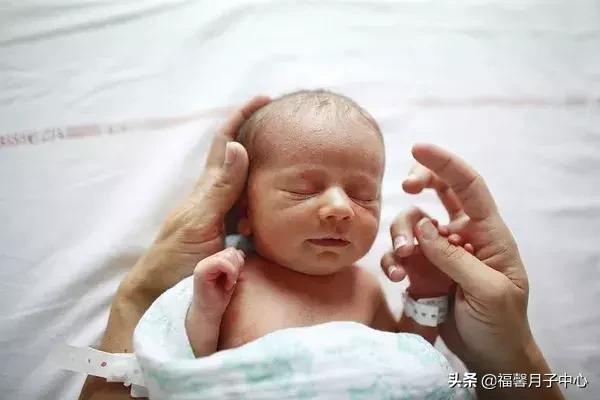 新生儿为什么要采足跟血？现在知道原因了！