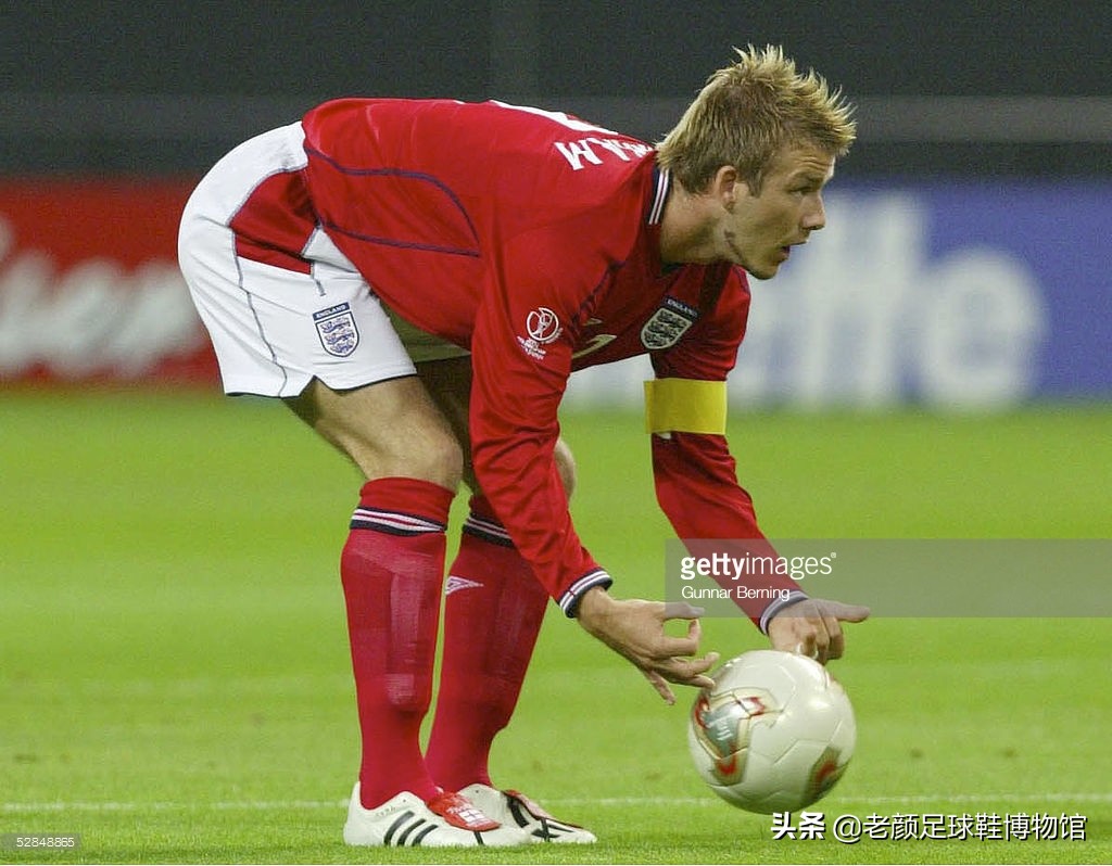 贝克汉姆巴黎最后一战球鞋,贝克汉姆穿的什么足球鞋