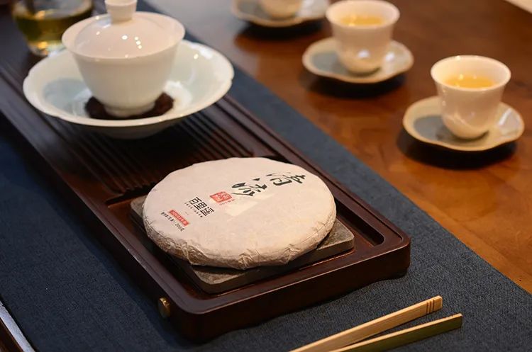 你的普洱茶泡着泡着就没味儿了？试试用这7个办法，“榨干”它