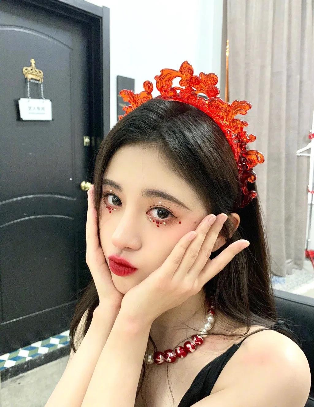 时尚闪耀水钻,高级透亮的水钻又绚丽又美观