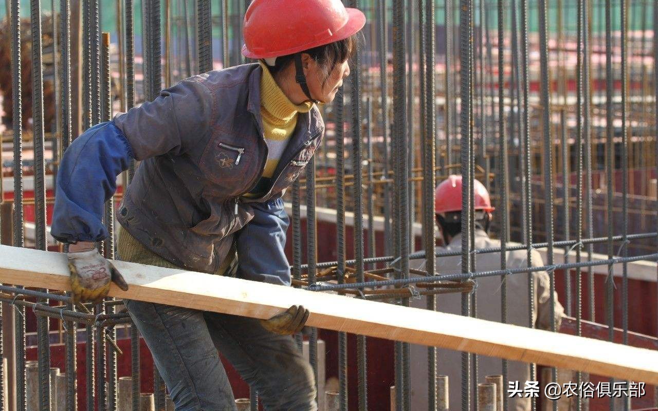 农民外出打工该做什么工作,未来三四线城市农民什么职业吃香