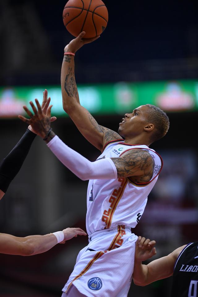 老叔回到辽宁主场,老叔一路走好的视频