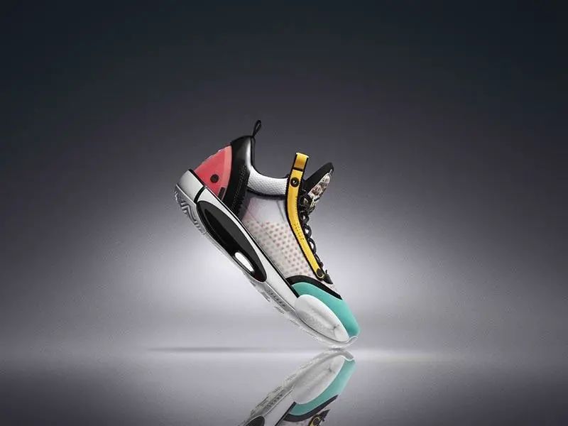 郭艾伦穿的什么球鞋,郭艾伦国家队最新上脚球鞋