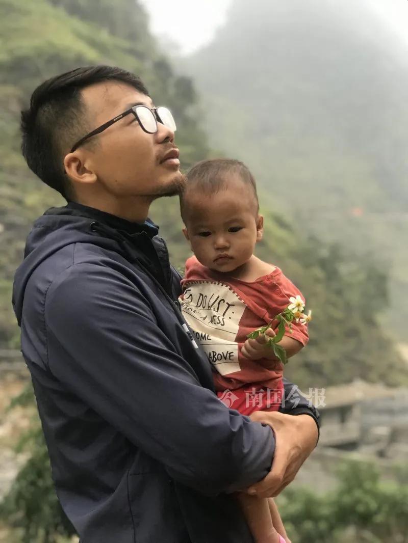 给学生买卫生巾上生理课的男老师在快手上火了!他说:广西山区孩子还需这些东西