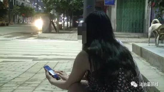 一女子在女浴室偷拍被抓现行,桂林某景区摄像头