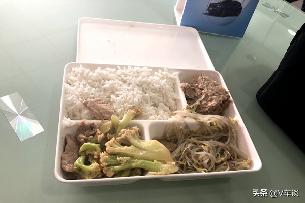 谁说天下没有免费的午餐,一汽大众售后服务是做啥的