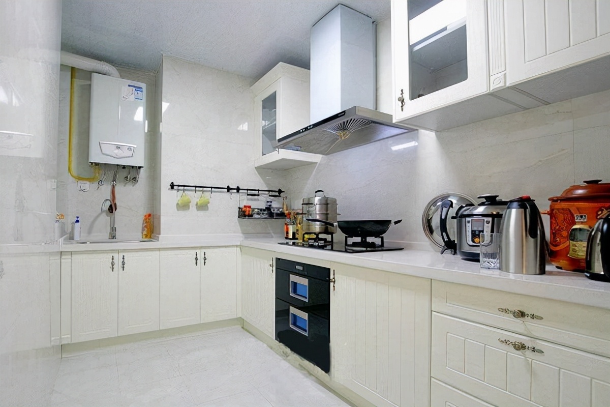 万和燃气热水器e3故障风机不转了,万和燃气热水器点燃一会又熄火e3