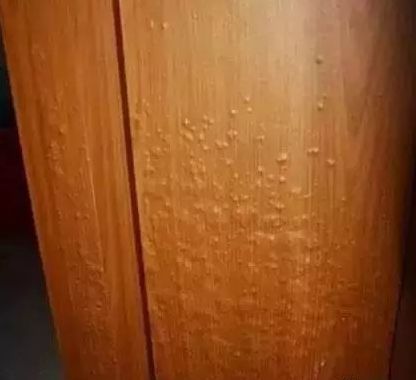 返潮木门变形怎么解决,卫生间木门变形关不上怎么办