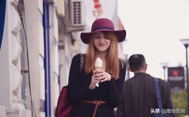 冰淇淋机价格,一台冰激凌机器需要成本多少钱