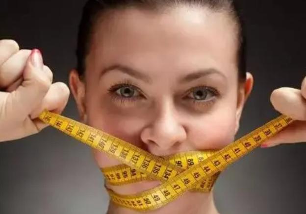 女性月经量少是什么预兆,女性月经量少是什么原因呢