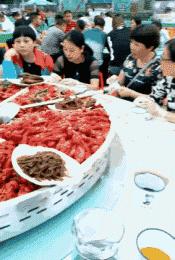 搞笑gif妹子的内心是崩溃的,搞笑gif妹子原来是个逗比