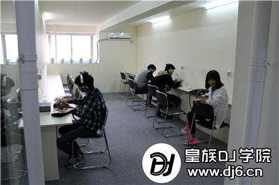 如何学DJ打碟,打碟dj现场版