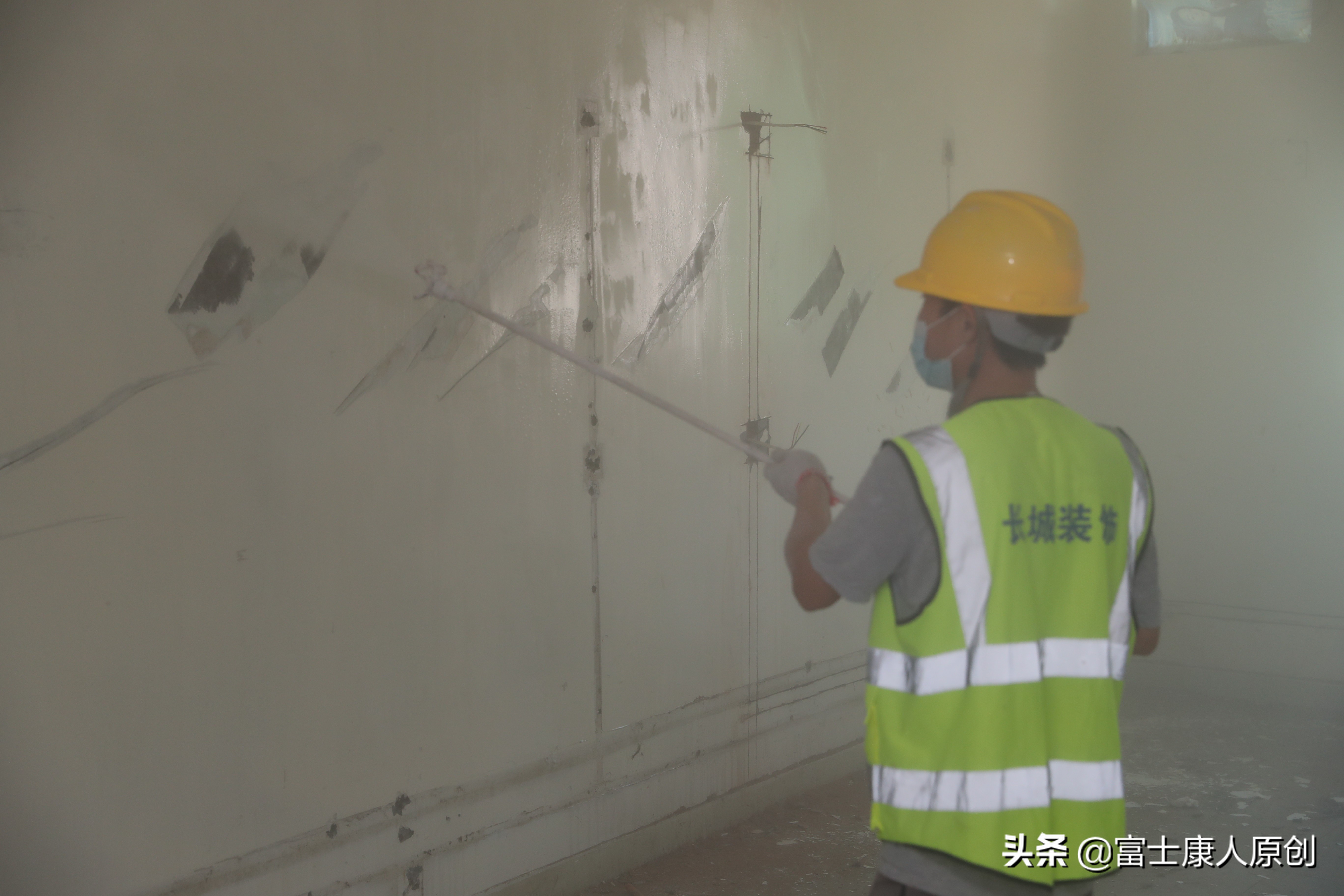 富士康普工宿舍大改造,富士康宿舍翻新改造柜子