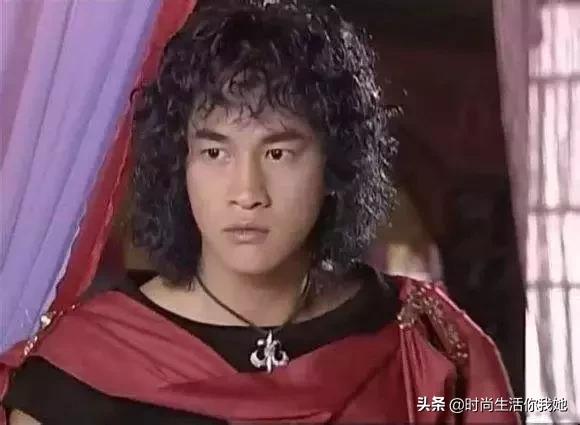 韩国明星烫发发型推荐,新年烫发型女