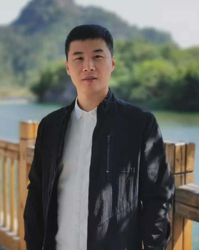 性情跃纸上，灵识显神色——记项飞云书画展