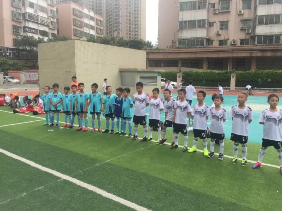 热烈祝贺我校获足球特色学校,广东省青少年校园足球特色学校