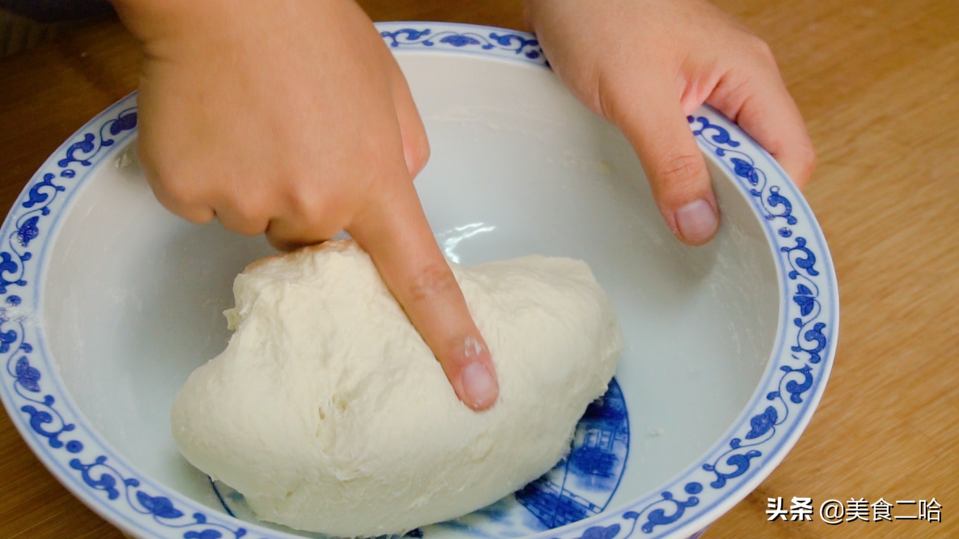 家常发面糖饼怎么做又软又好吃,烫面小糖饼家庭怎么做酥脆松软