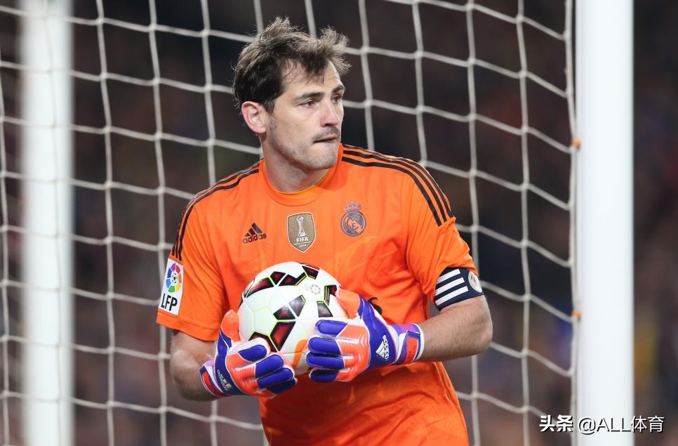 《法国足球》评最伟大10大门将！卡西仅排第8，榜首毫无悬念！