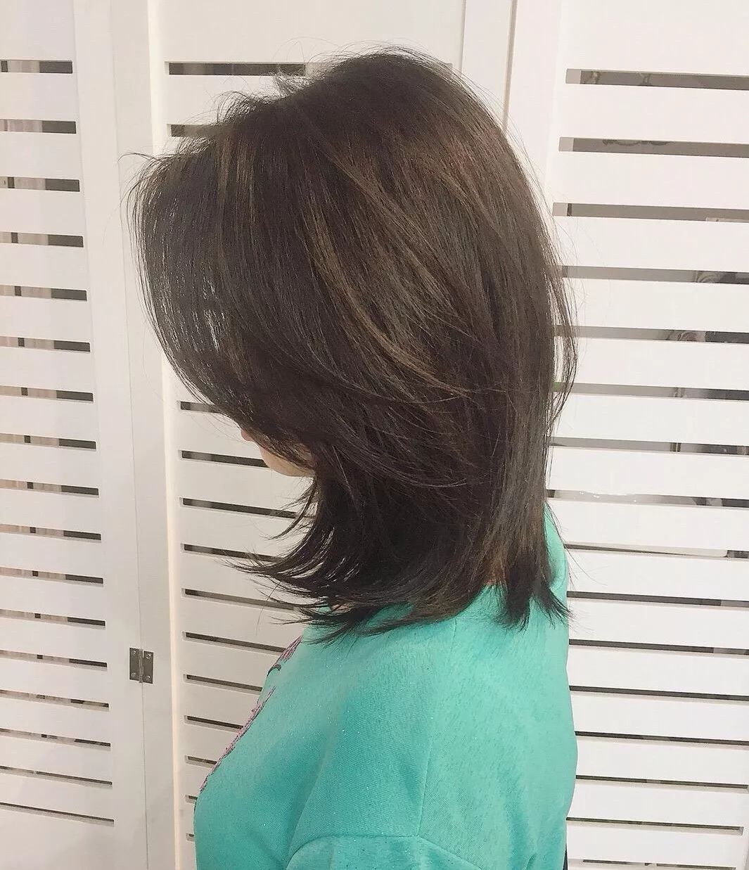 燕尾个性有型的短发,女士短发燕尾造型色彩搭配