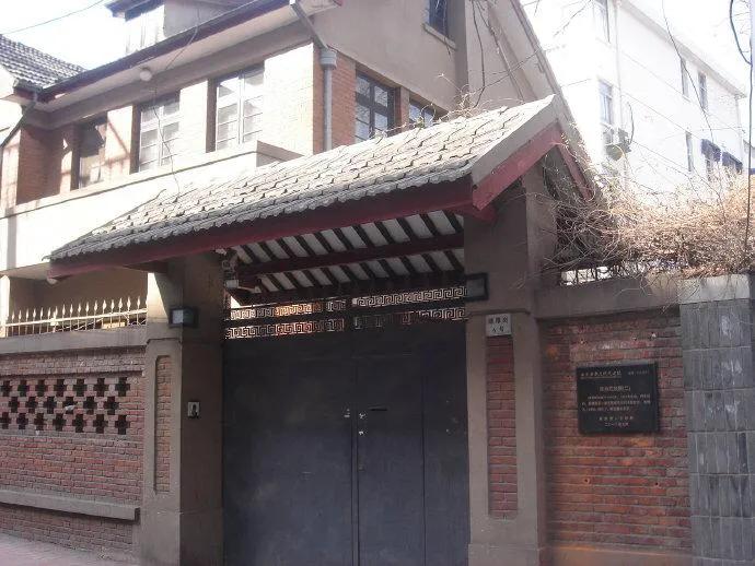 大学生就业还是创业的英语作文,大学生就业还是创业