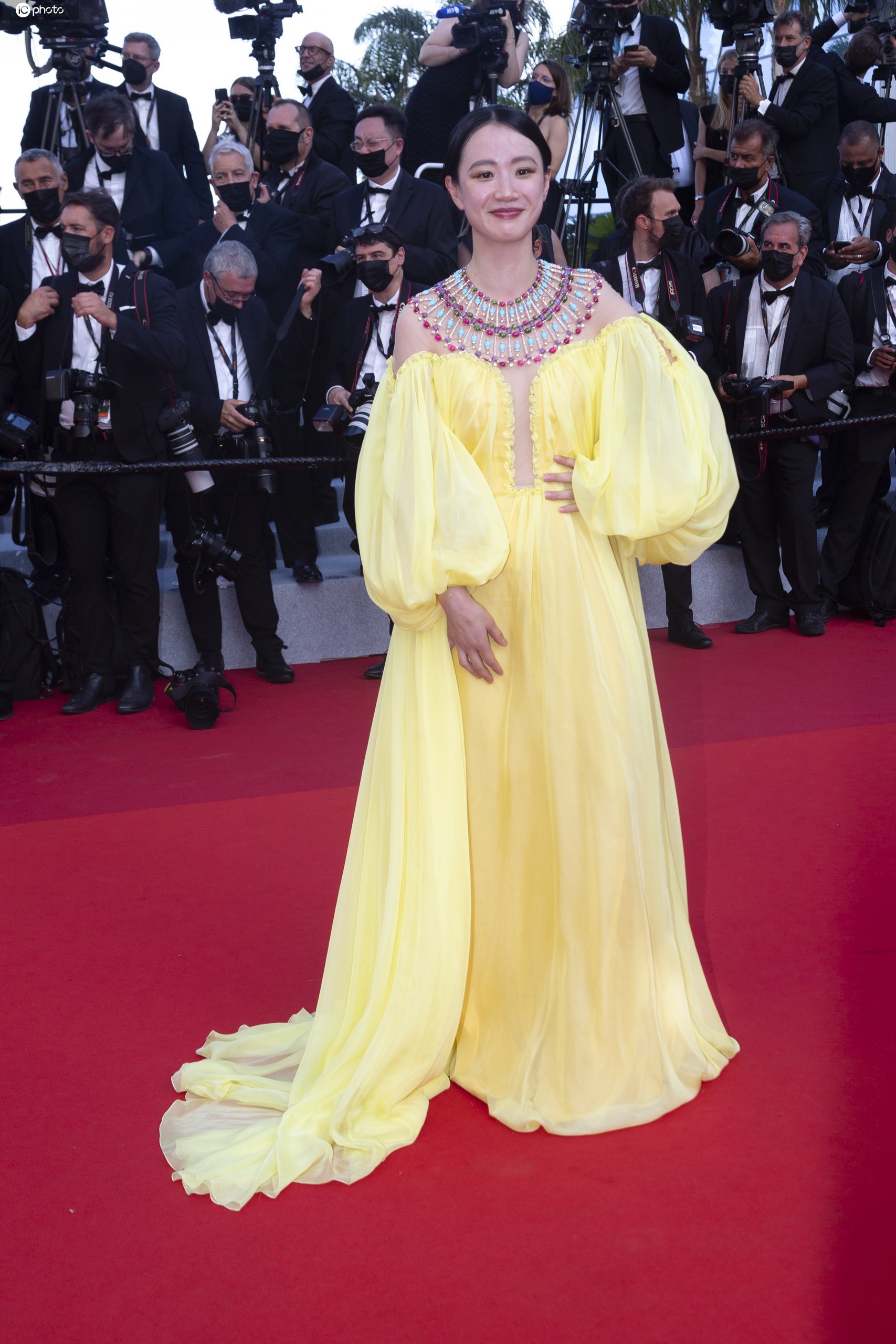 李梦在戛纳图片,上海电影节开幕式红毯李梦