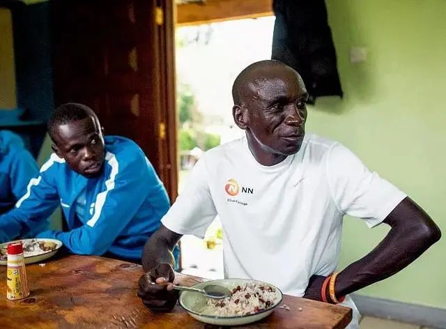 大迫杰基普乔格兔子,大迫杰问基普乔格