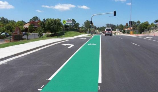 小车前挡风玻璃油膜怎么去除,前挡风玻璃内面除油膜最好的方法