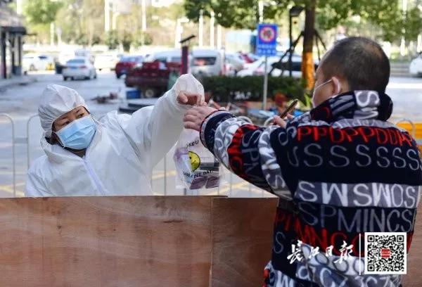 超市不卖给顾客东西怎么办,超市不对个人销售生活物资视频