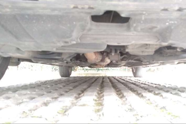 2万块钱的大众朗逸能不能要,看小伙被这类二手车坑的有多惨