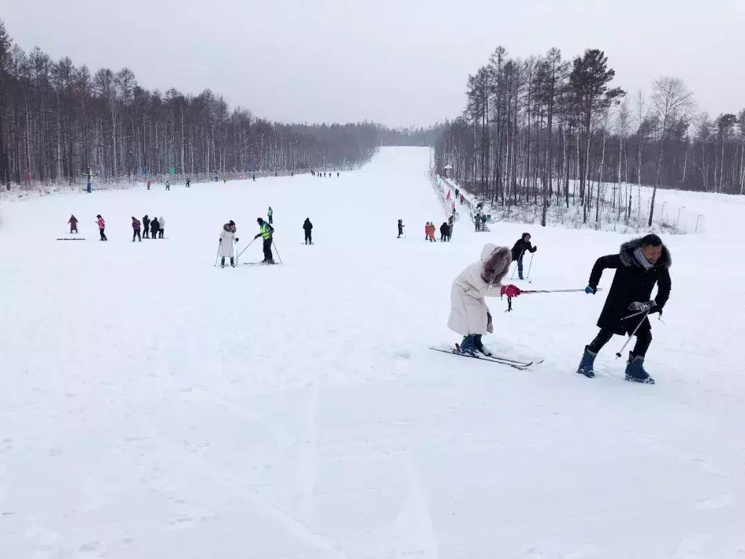 《主播旅行社》开团,9888元双国跨境,一车hold住冬季自驾新玩法