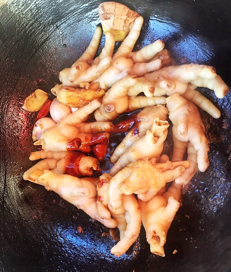 外面买的卤鸡爪的做法,为什么外面买的卤鸡爪那么好吃