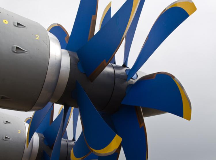 世界上最大的螺旋桨运输机,大型运输机油耗