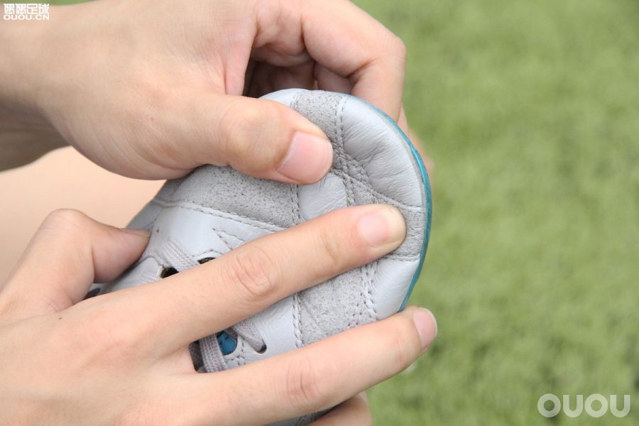 满足真皮控的幻想–UmbroAcceratorProHG实战测评