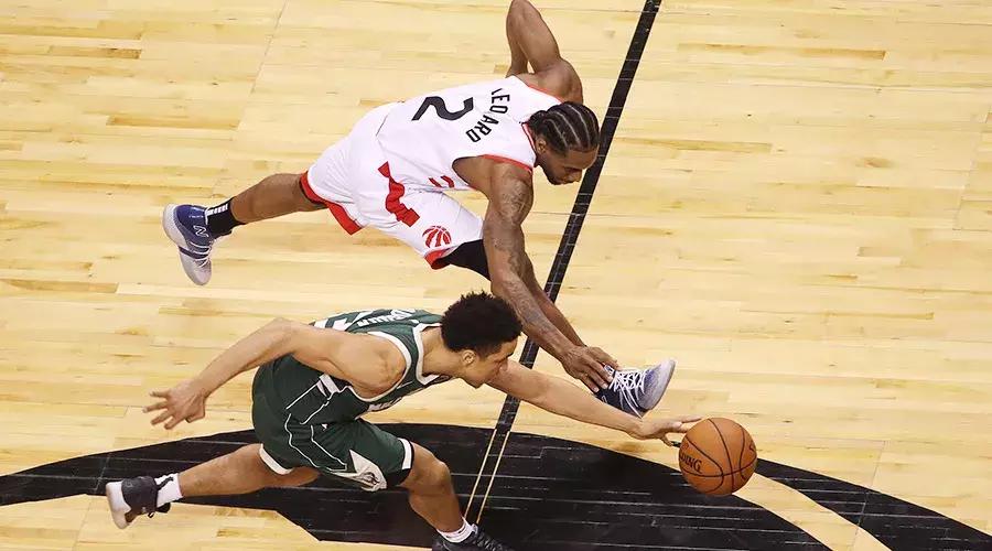 莱昂纳德詹姆斯的力量,莱昂纳德年轻时也是个盛世美颜