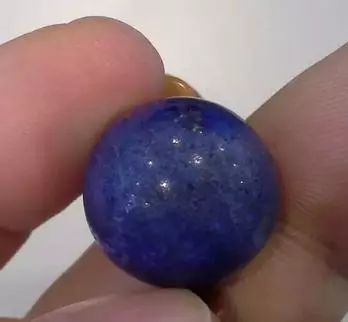 青金石猫腻,青金石造假对人体有害么