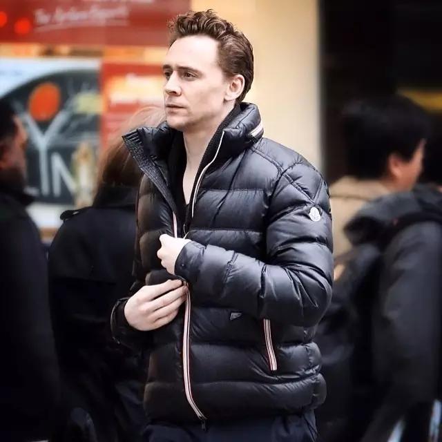 法国羽绒服品牌moncler,moncler盟可睐镂空羽绒