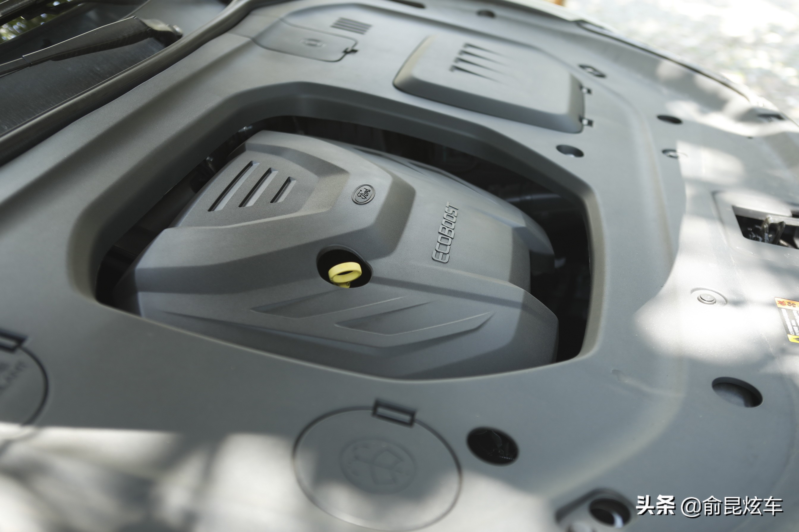 福特领裕6座尊领型评测,江铃福特领裕五座空间实测