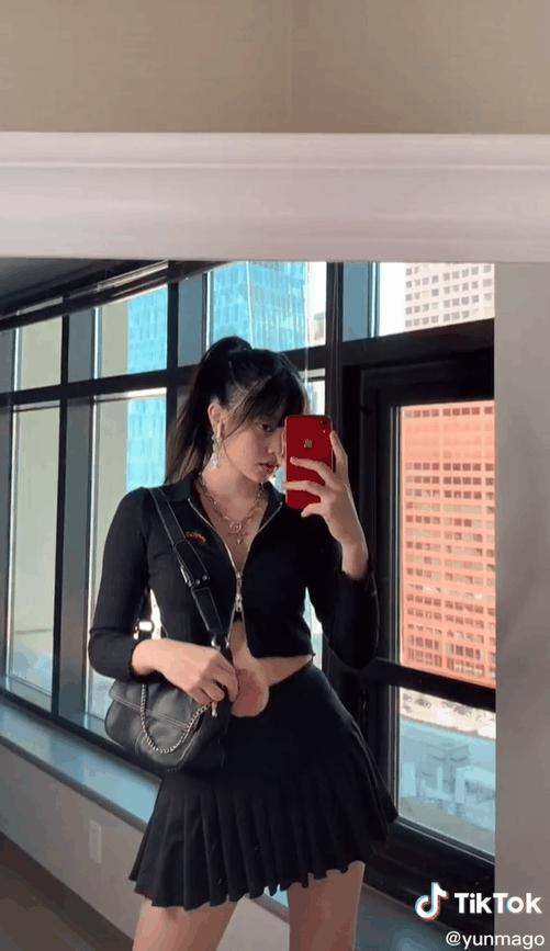 lisa和rosie秀恩爱,lisa与rosa在直播间接吻