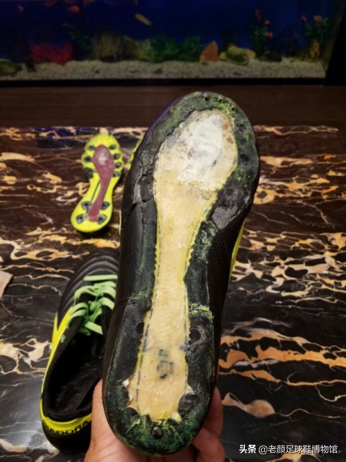 足球鞋的寿命有多长？老了以后会有哪些病？有病该怎么治疗？